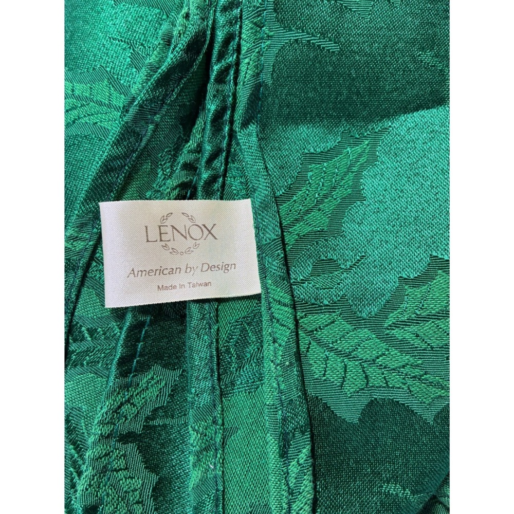 Lenox Green Holly Damask Round Tablecloth 74 Inch‎ Holiday Christmas Decor